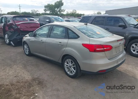 2016 Ford Focus Se z USA, uszkodzony, nr VIN 1FADP3F29GL212353